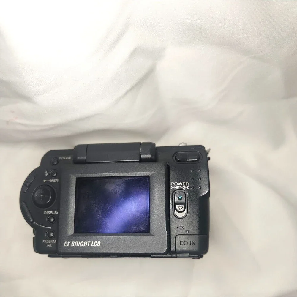 Sony Cyber-shot DSC-S30 1.3MP Digital Camera